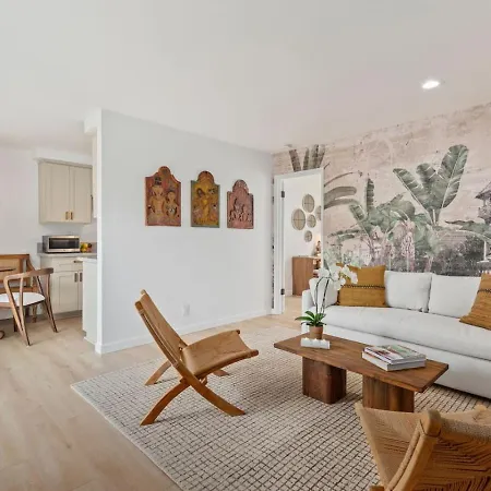 Seaside And Newly Renovated Apartment
